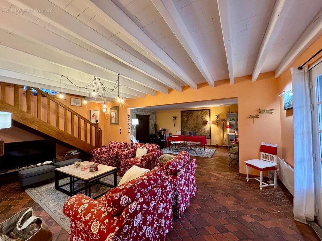 Maison 135 m² à Merinchal  - photo 2