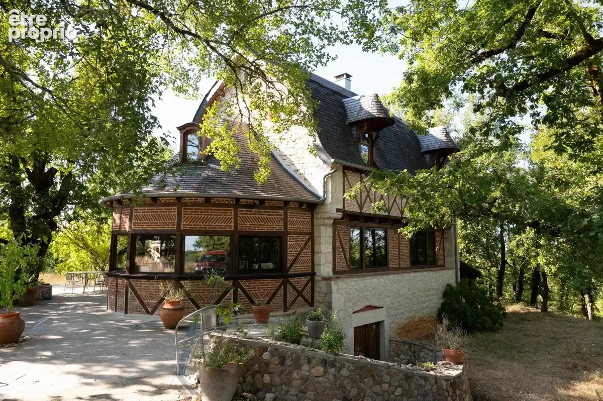 Maison 230 m² à Saint-Pantaleon  - photo 2