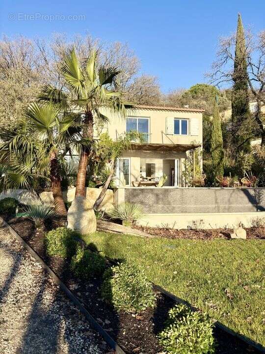 Maison à ROCHEFORT-DU-GARD