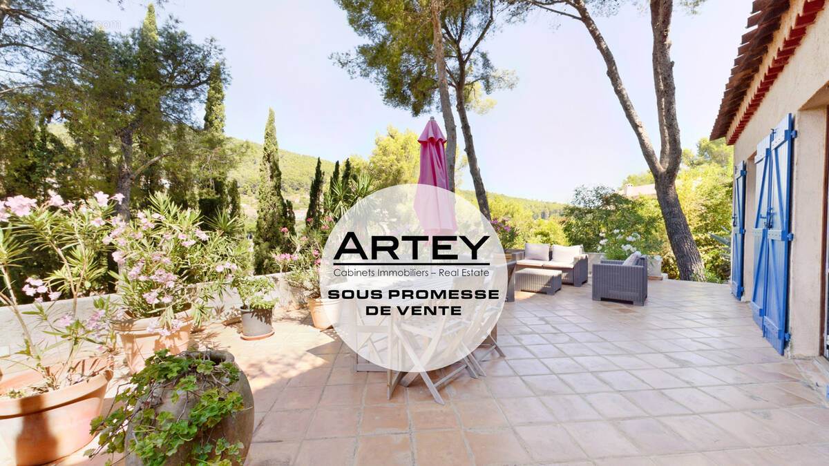 Maison à CARQUEIRANNE