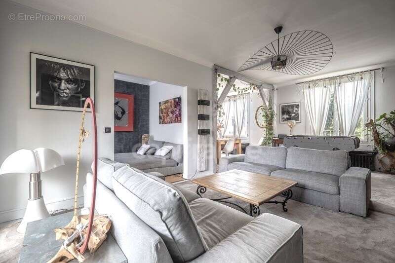 Maison à LES CLAYES-SOUS-BOIS