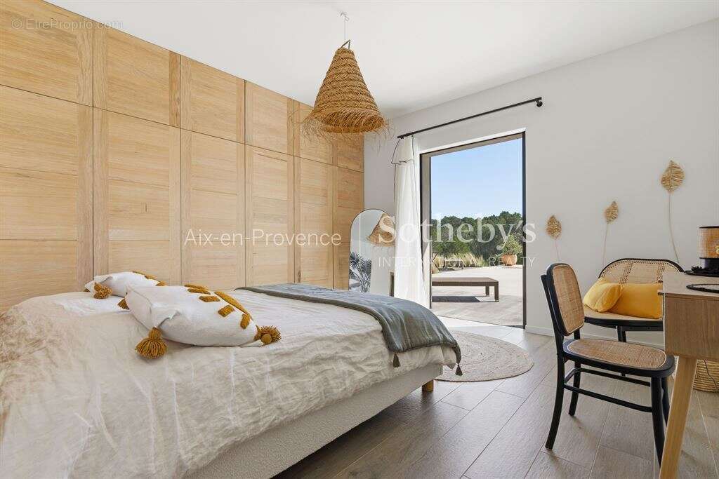 Propriété contemporaine avec vue sur la Sainte-Victoire - photo 14