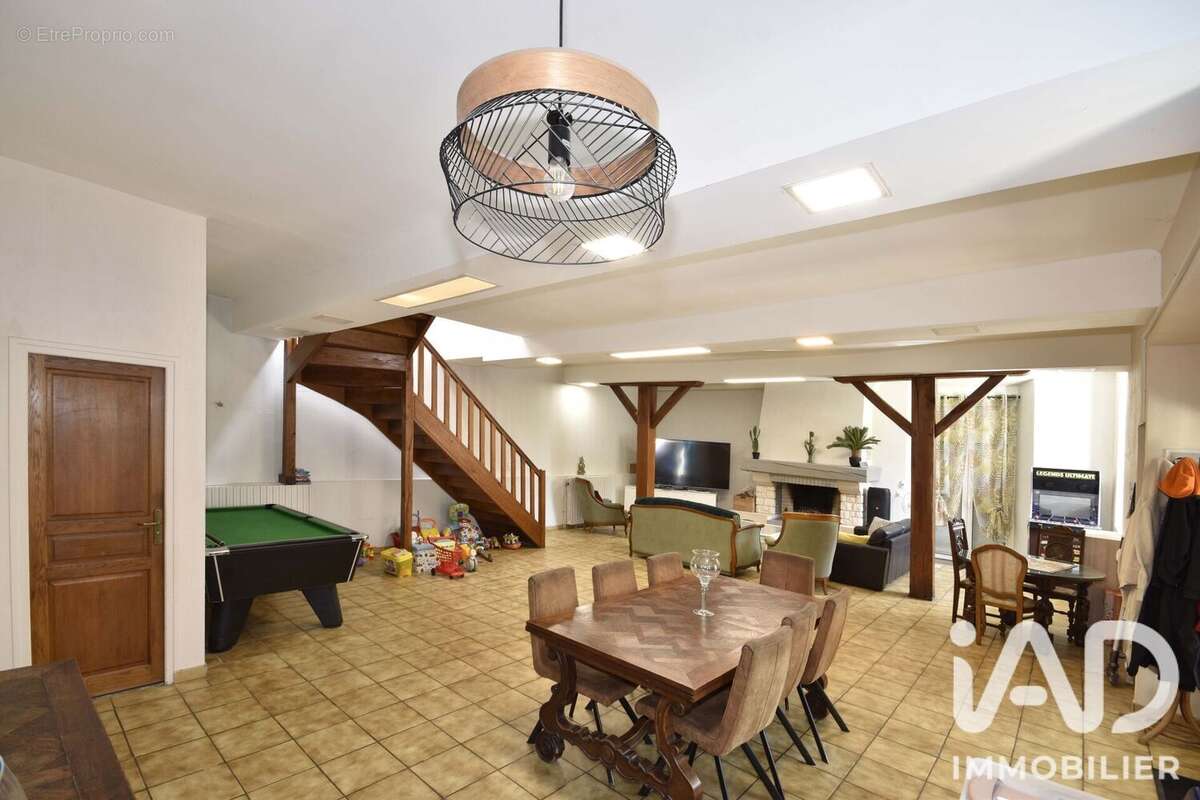 Maison 225 m² à Guignes  - photo 5