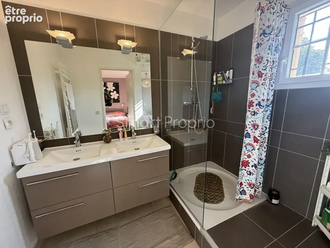 Belle villa avec piscine secteur très calme et sécurisé avec vue sur le Verdon. - photo 10