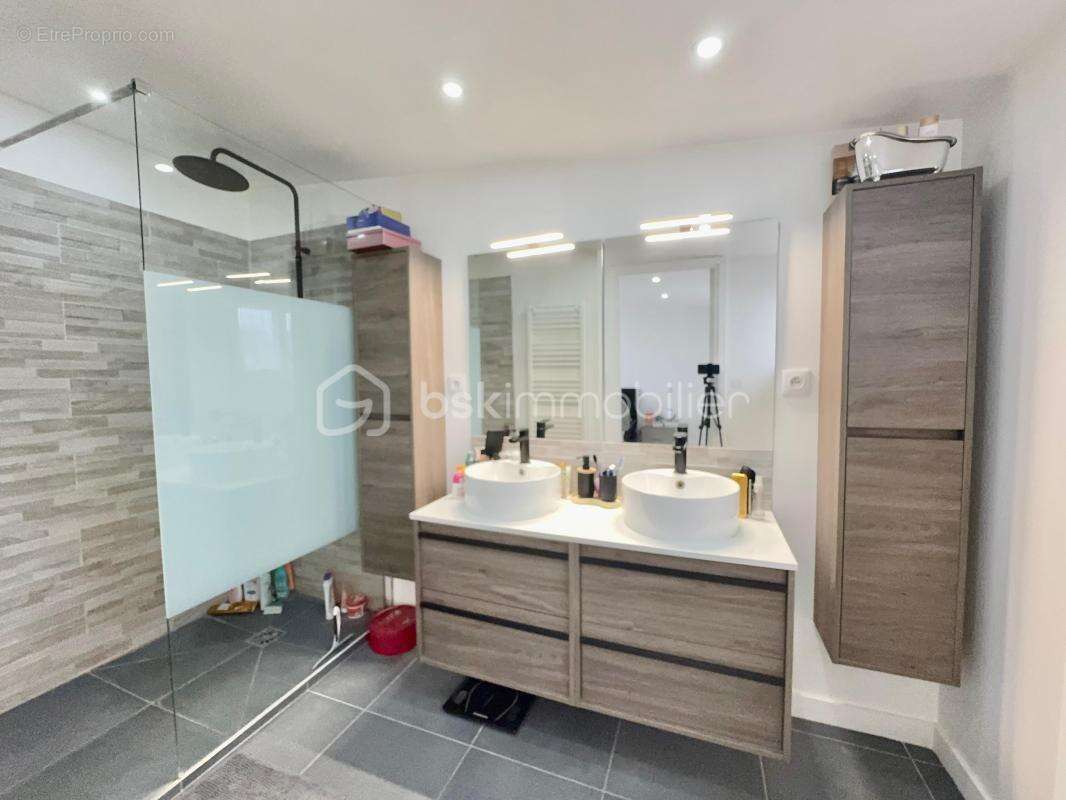 Appartement à LE PERREUX-SUR-MARNE