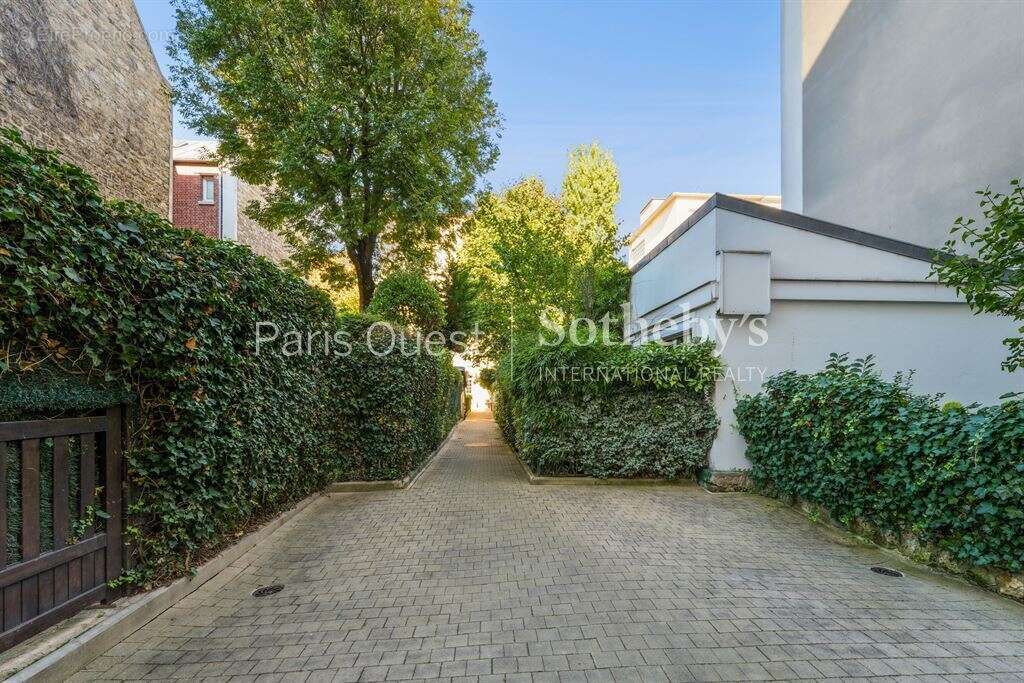 Appartement à NEUILLY-SUR-SEINE