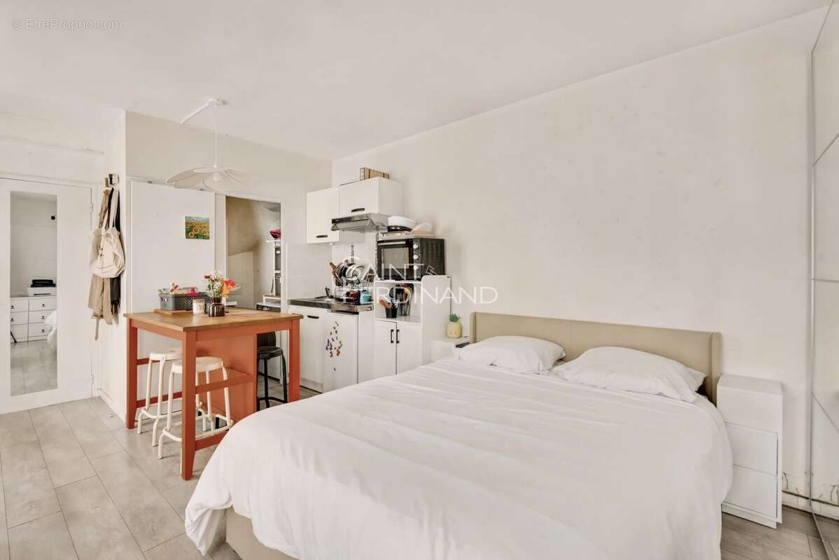 Appartement à PARIS-17E