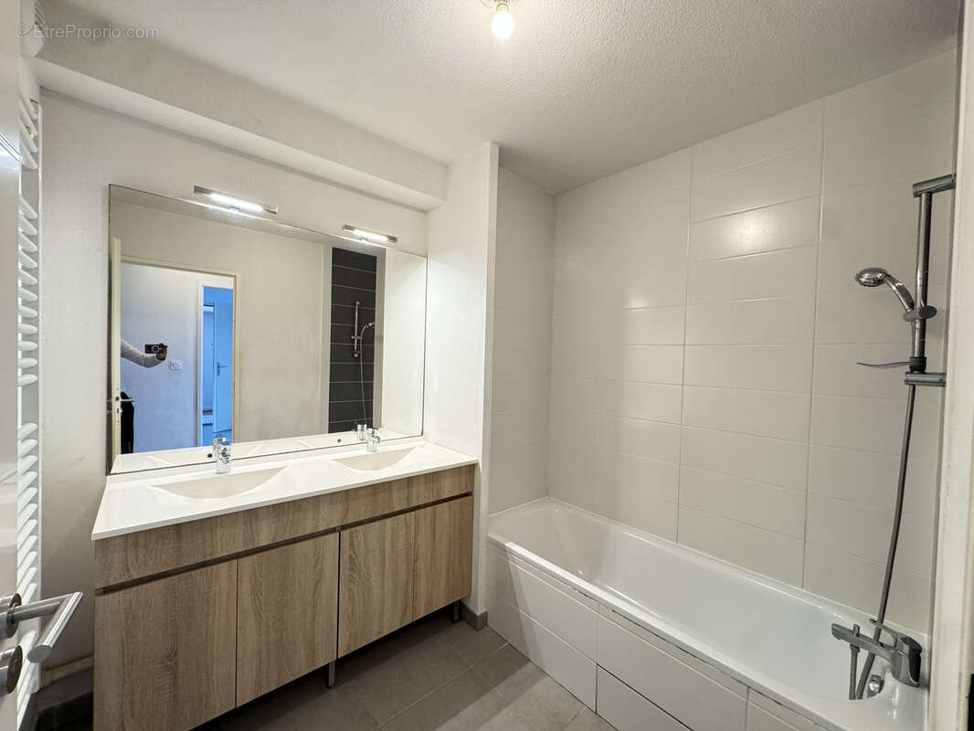 Appartement T3 64m2 avec grand balcon et 2 PK en S-SOL  à vendre - photo 6