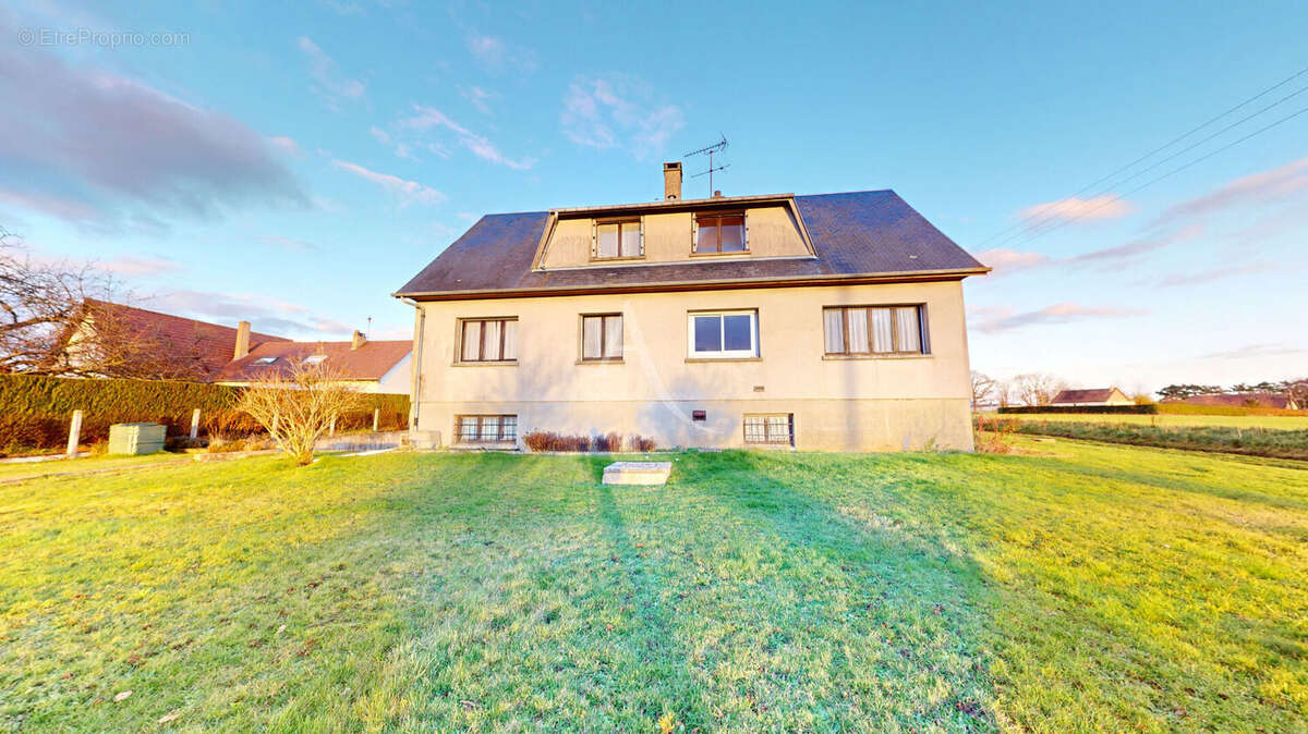 Maison à LE NEUBOURG