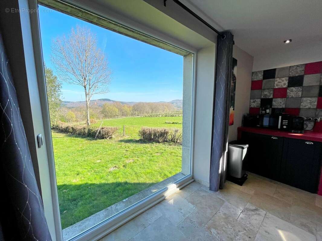 Maison à DUN-LES-PLACES