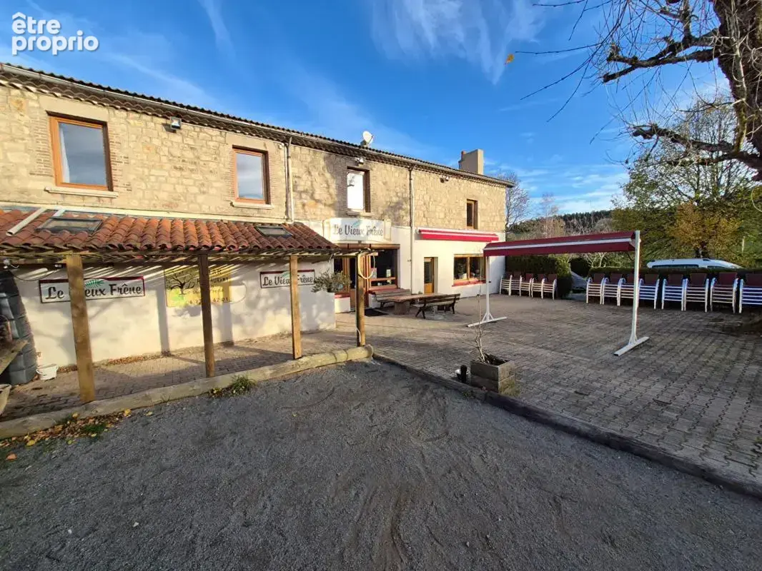 **EXCLUSIVITE** Tarentaise 42660 Propriété en pierres comprenant en rez de chaussée une ancienne auberge de 144m² (possibilité d - photo 9