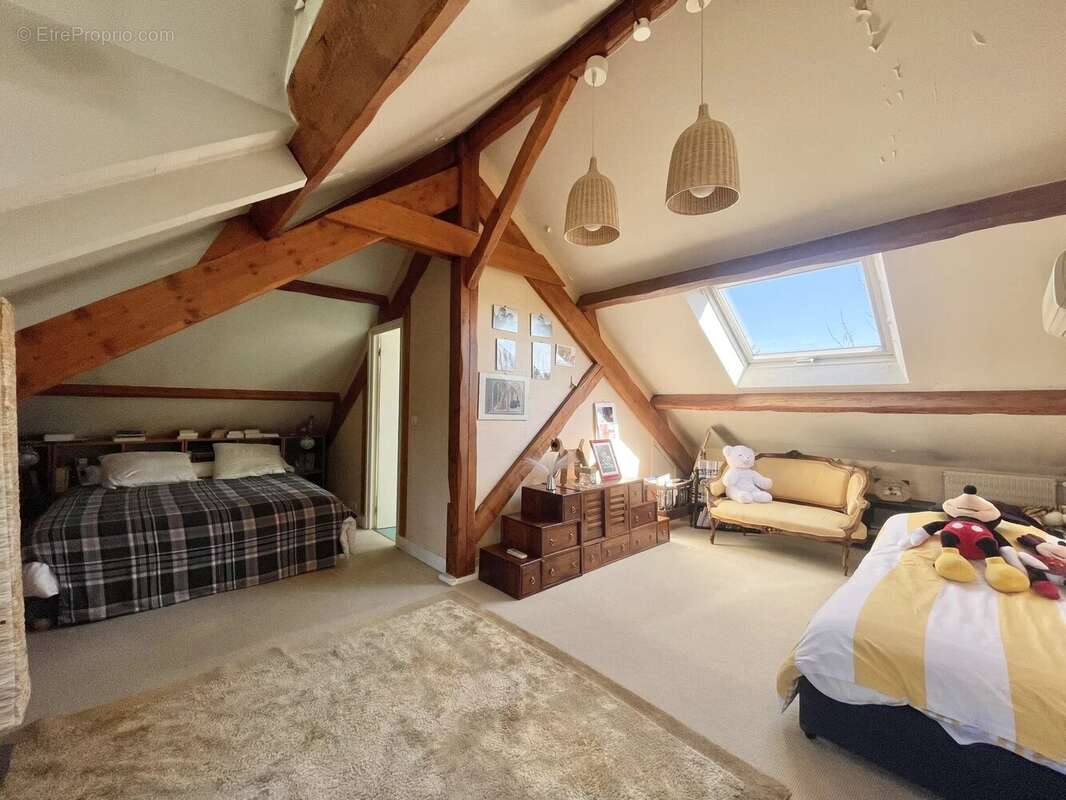 Maison à VERRIERES-LE-BUISSON