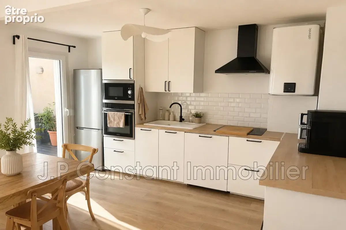 Appartement 3 pièces 73 m² à vendre à La Ciotat (13600) - photo 2
