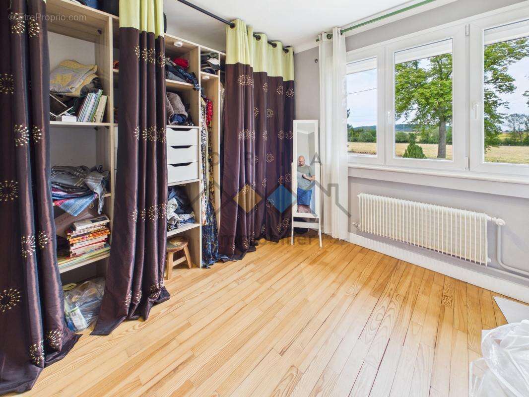 Maison 117 m² à Delme  - photo 8
