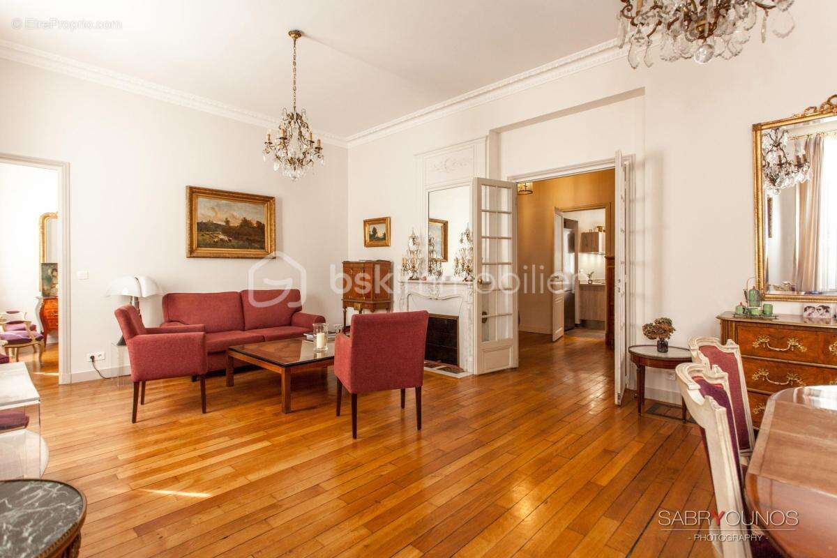 Appartement à PARIS-7E