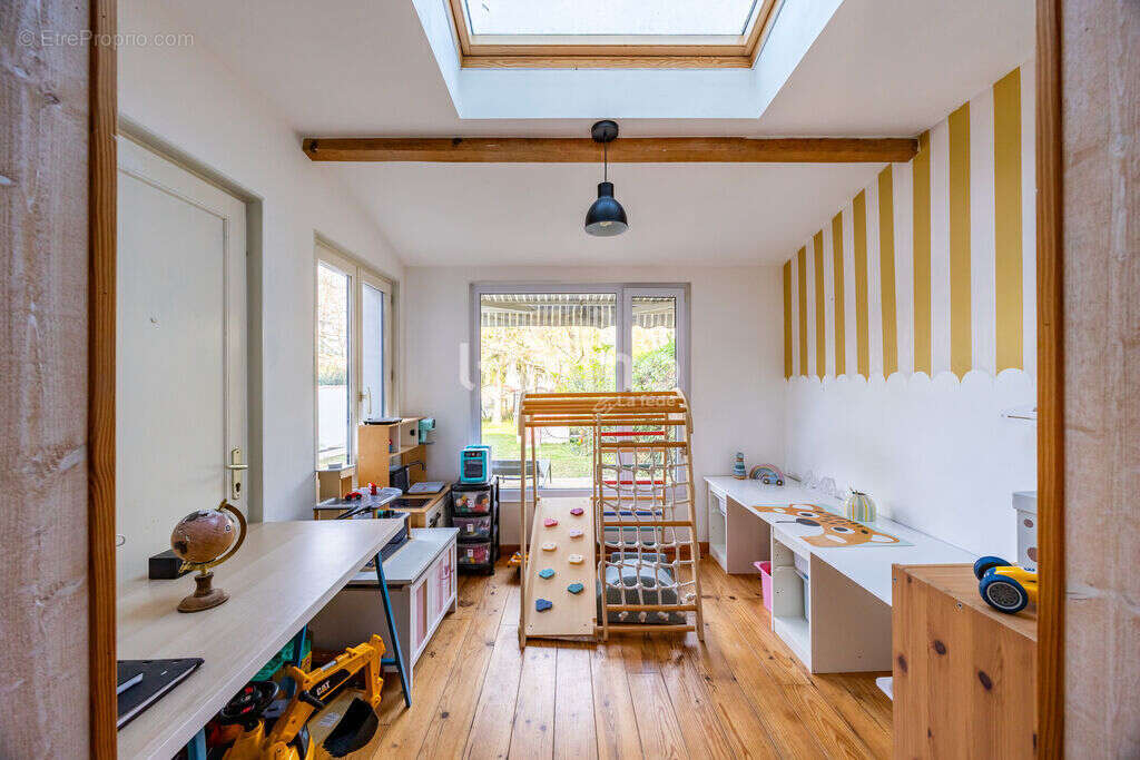 Maison centre ville - 130 m2 - 4 chambres - photo 6
