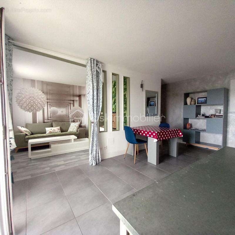 Appartement à LATTES