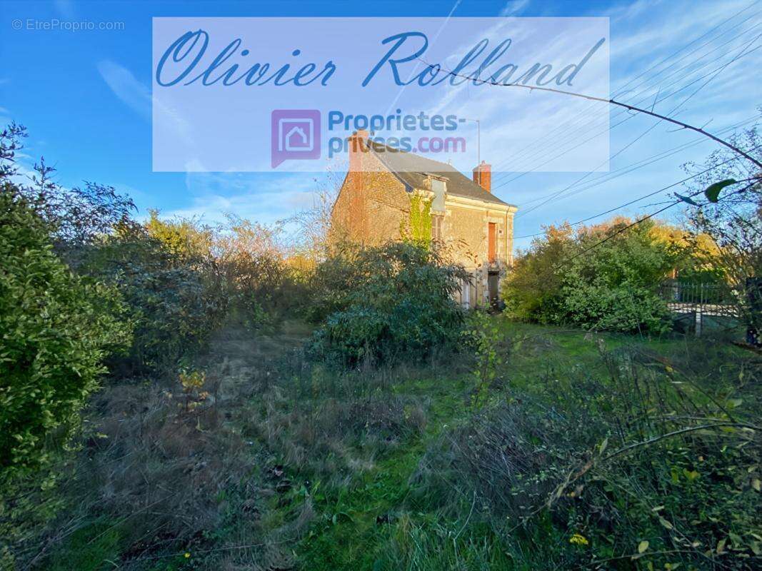 49540 -  Aubigné sur Layon - Maison à rénover de 104 m² sur 500 m² de terrain avec dépendances - photo 2