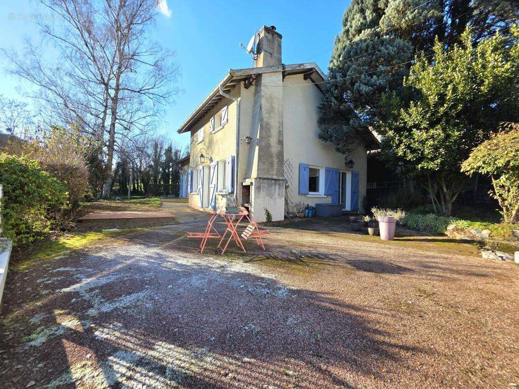 Maison à BRUSSIEU
