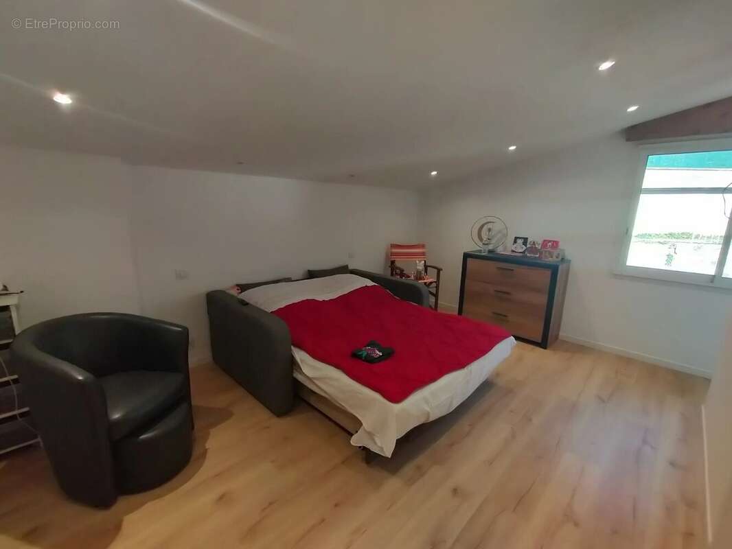 Appartement à TOURRETTES-SUR-LOUP
