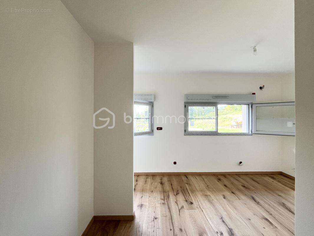 Maison à CRECHES-SUR-SAONE