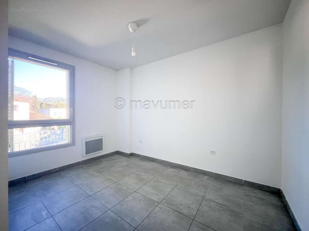 Appartement T3 - terrasse - box double - dernier étage -Les Camoins - 13011 Marseille n°5 - Appartement à MARSEILLE-11E