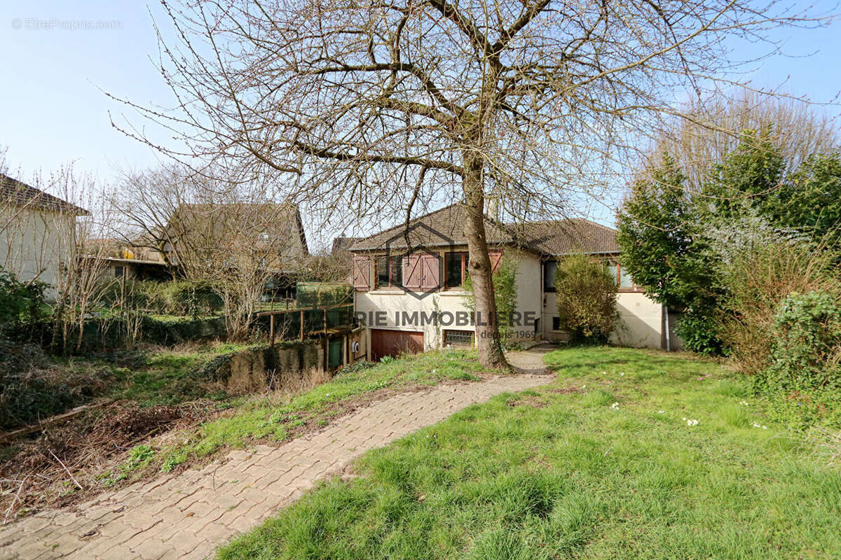 Maison à VILLECRESNES