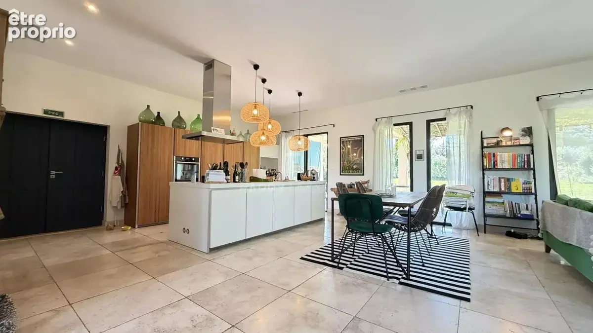 Maison contemporaine de plain pied avec parc et oliveraie de 3500 M2 - photo 8