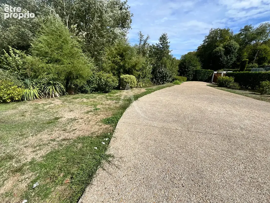 Maison familiale de 151 m² avec terrain à SAINTE-MESME - photo 18