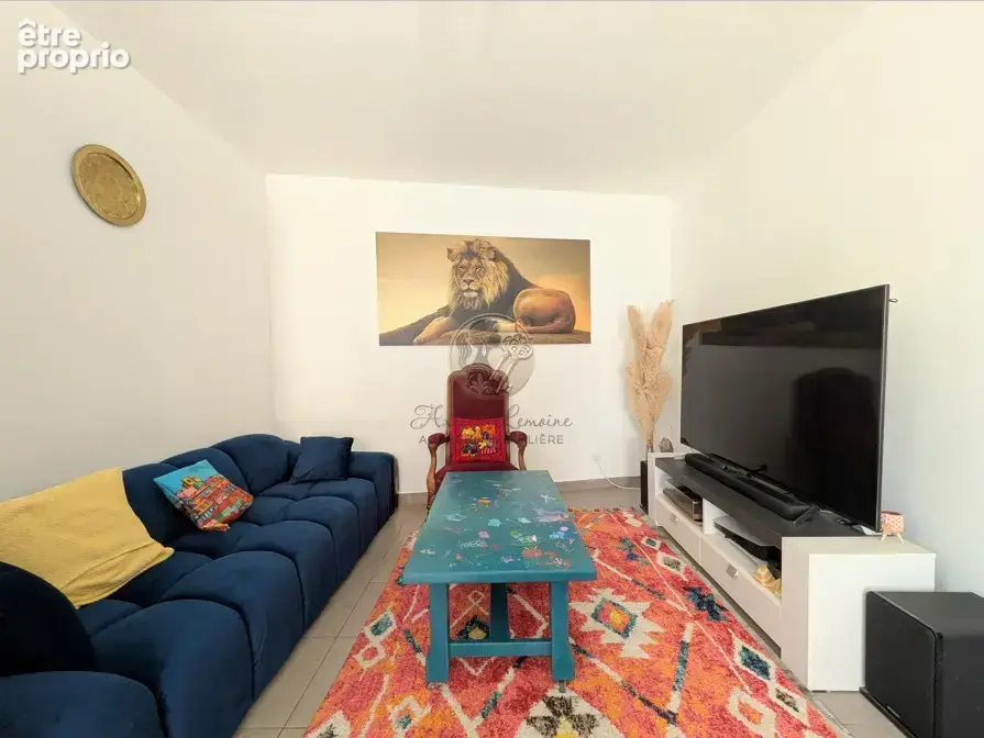 Appartement rénové avec terrasse, grande cour privative et stationnement à Sainte-Foy-lès-Lyon - photo 4