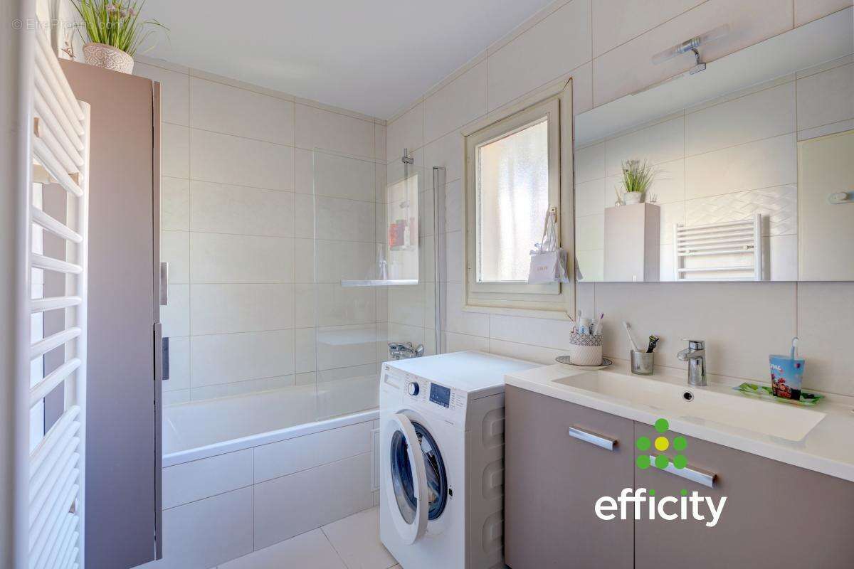 Appartement à SAINT-GENIS-LAVAL