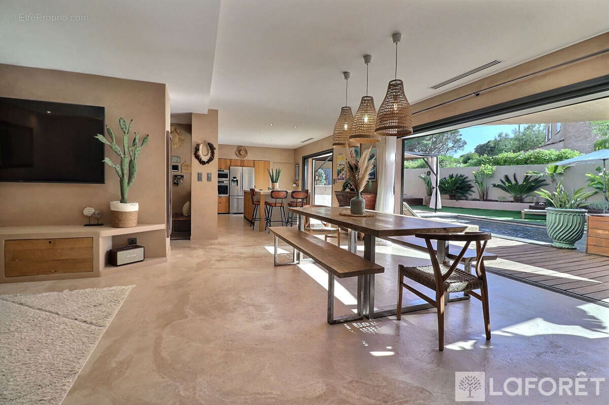 Maison Frejus 5 pièce(s) 162 m2 - photo 2