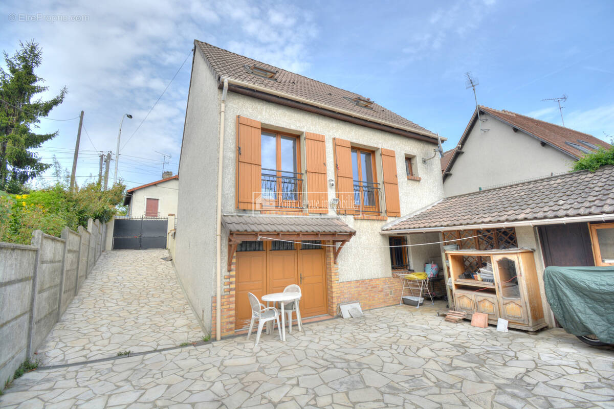 Maison à SAVIGNY-SUR-ORGE