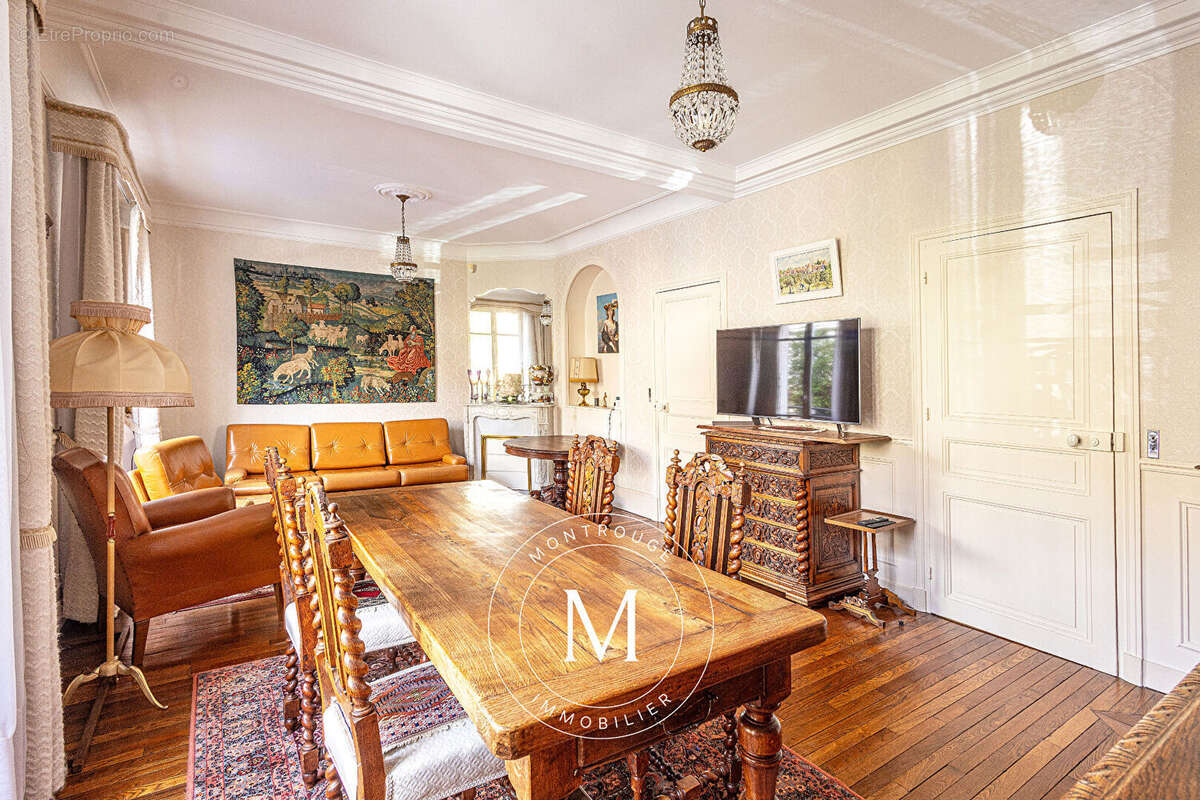 Maison à MONTROUGE