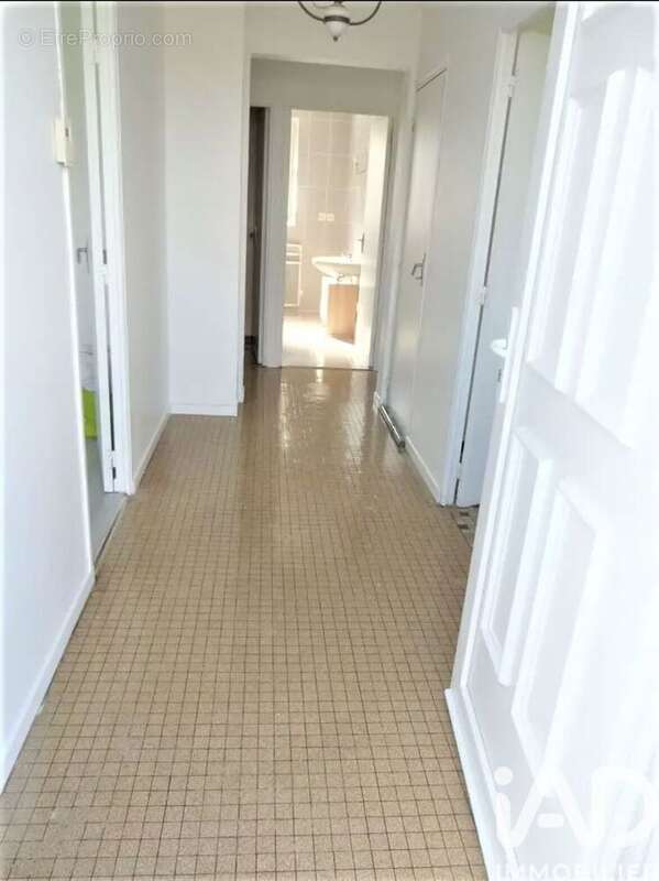 Maison 71 m² à Courtois-Sur-Yonne  - photo 5