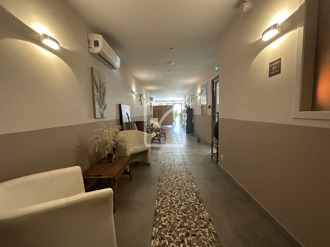 Commerce à SARLAT-LA-CANEDA