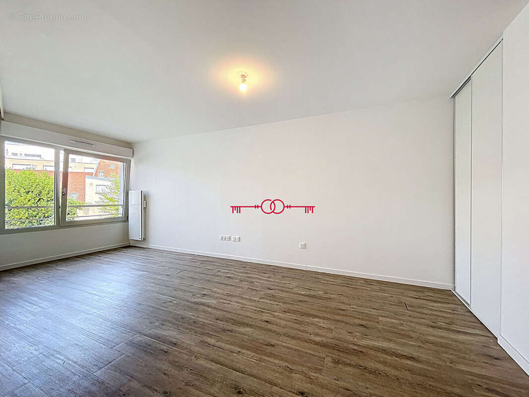 Appartement Reims 2 pièce(s) 45.70 m2 - photo 4