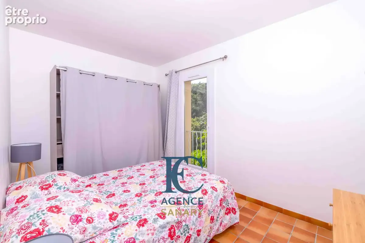 Sanary-sur-Mer, appartement T3, au cœur de la pinède avec garage - photo 4