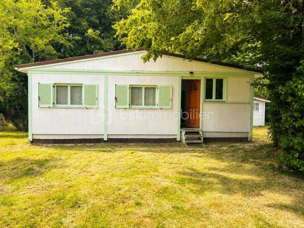 Chalet de 55 m² situé dans un domaine à Egriselles le Bocage - photo 1