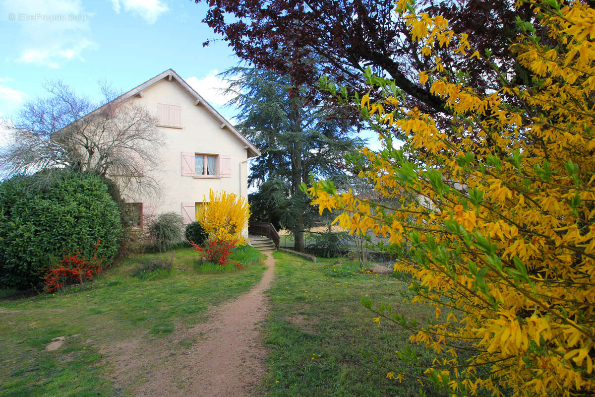 Maison à SAINT-GERMAIN-LAVAL