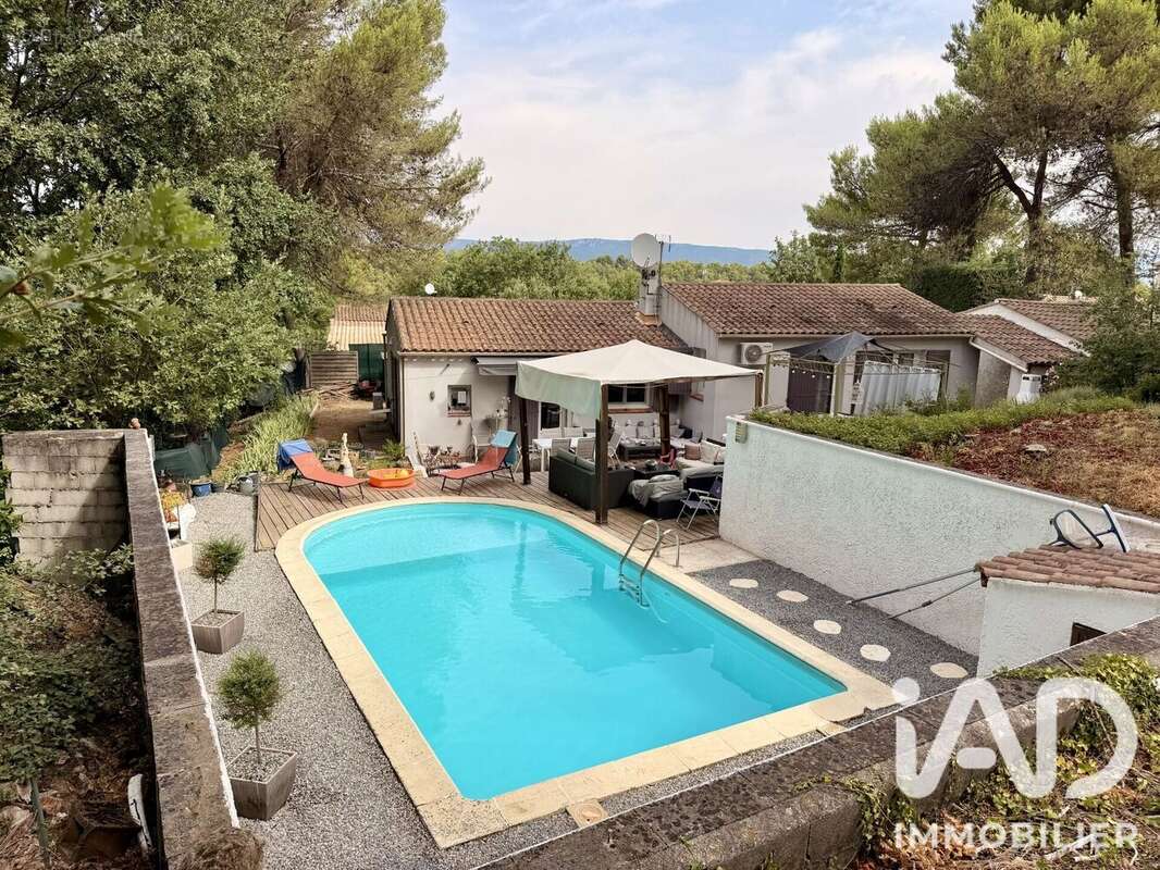 Maison 94 m² à La Roque-D'antheron  - photo 4