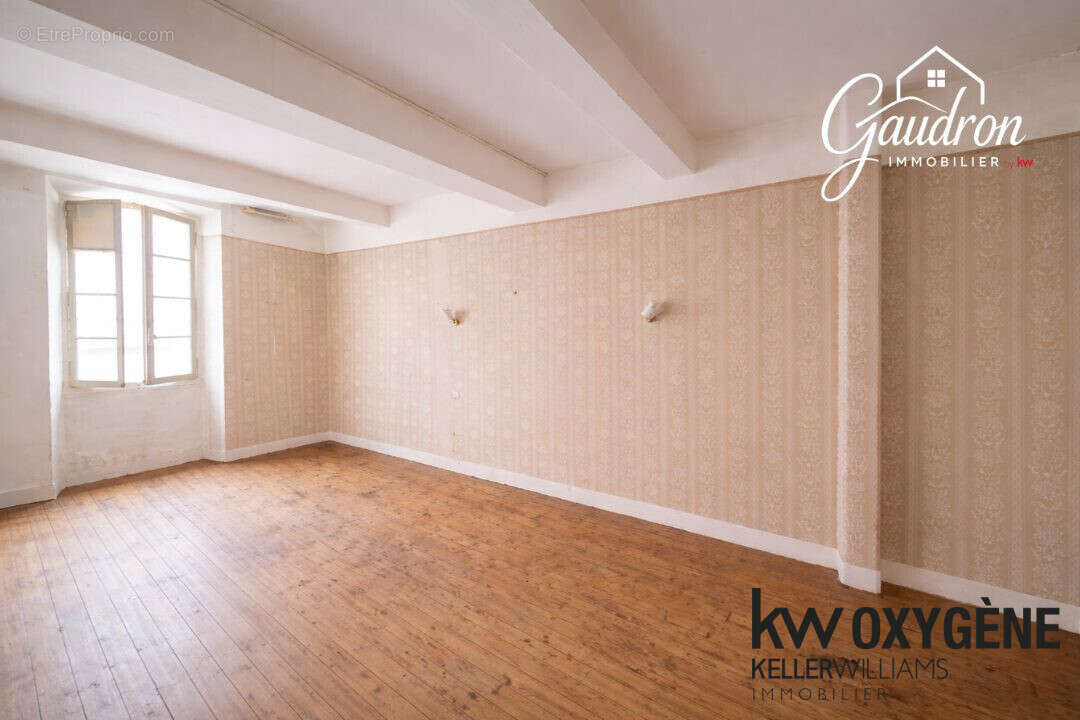 Maison à LATOUR-DE-FRANCE