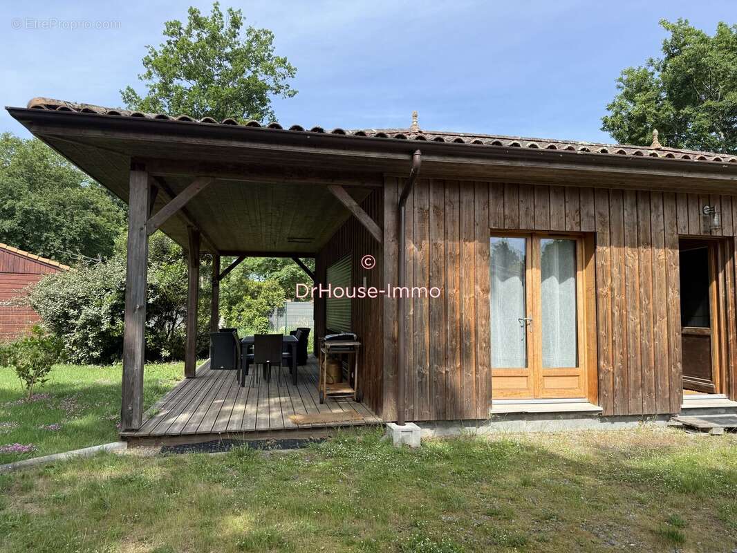 Maison à HOURTIN
