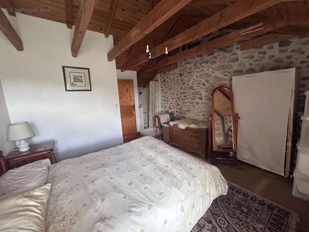 Maison à SAINT-JULIEN-LE-PELERIN