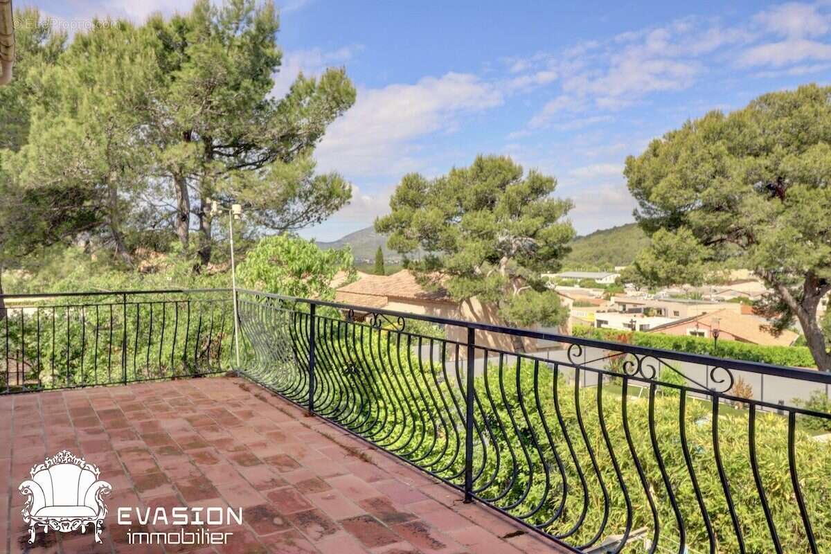 Maison 140 m² à Carnoux-En-Provence  - photo 9