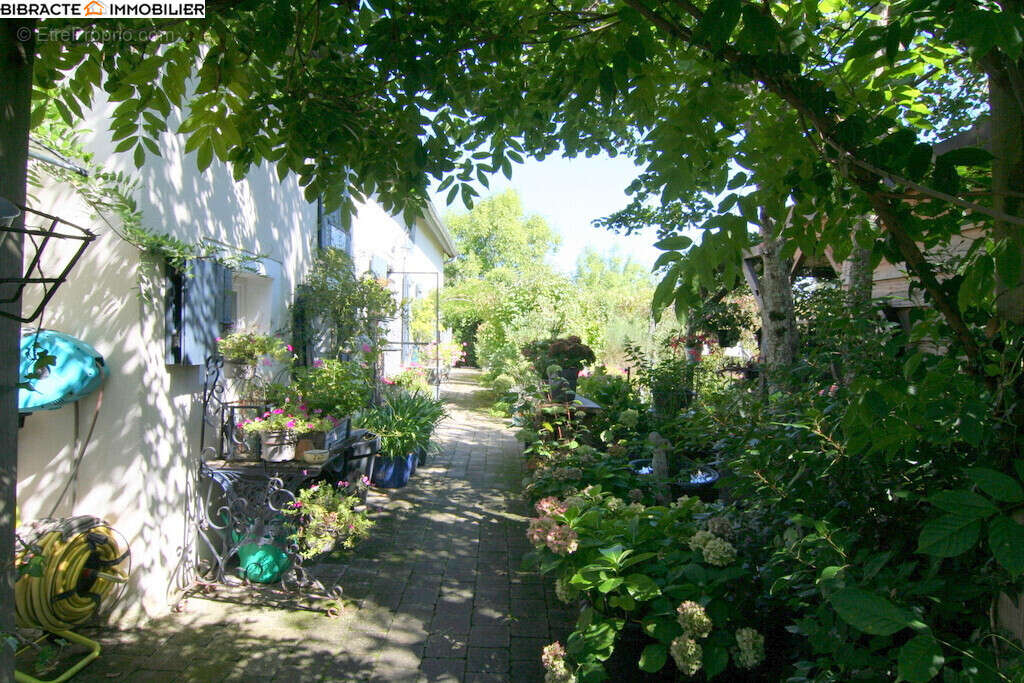 Maison à SAVIGNY-POIL-FOL