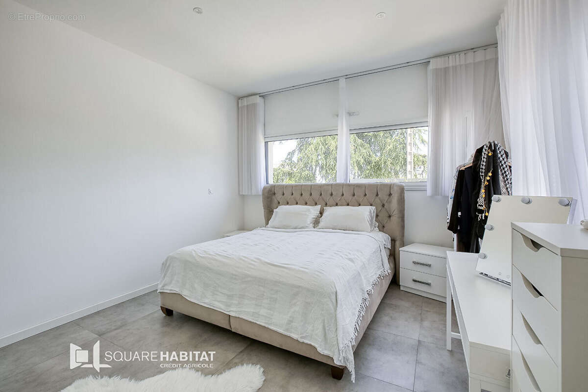 Maison à MONTREUIL-JUIGNE