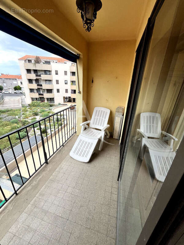 Grand appartement 4 pièces - 98 m² - avec balcons, garage et cave Perpignan - photo 7