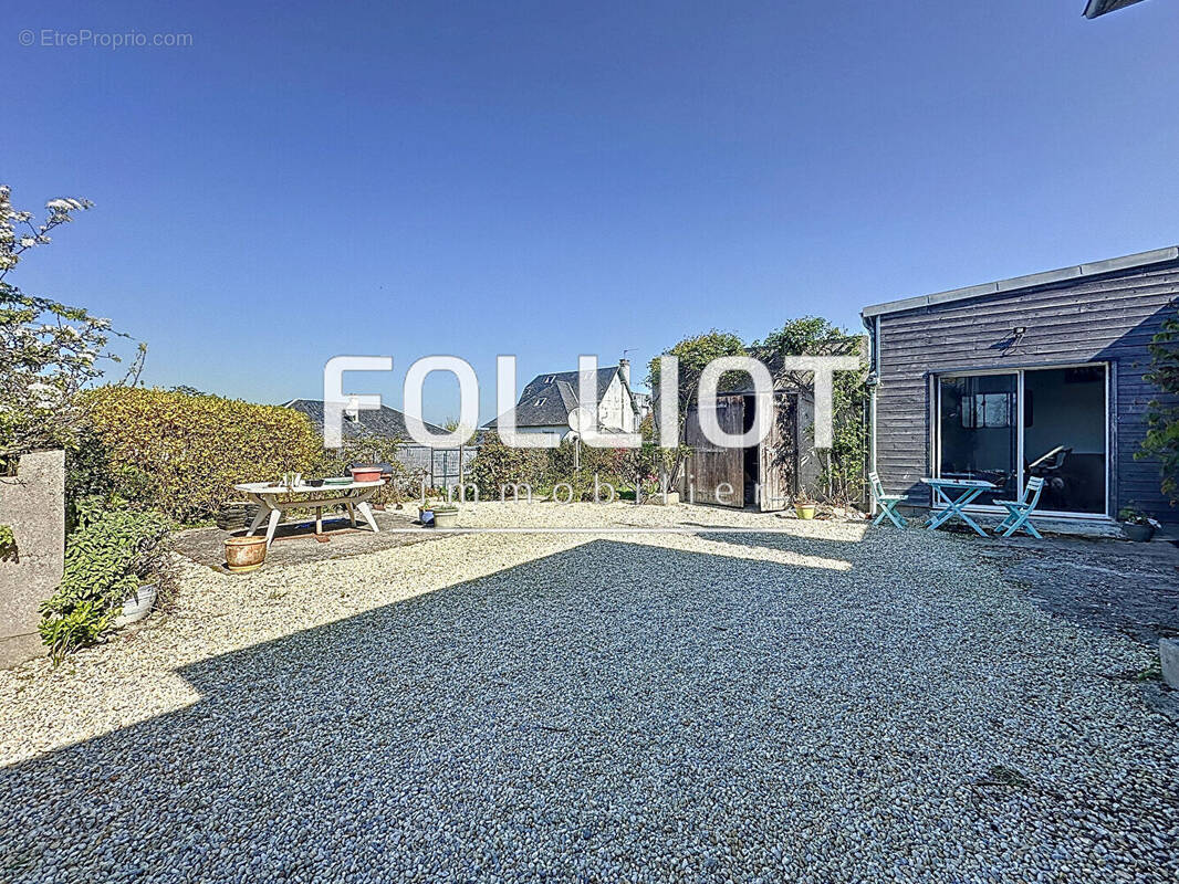 Maison à DONVILLE-LES-BAINS