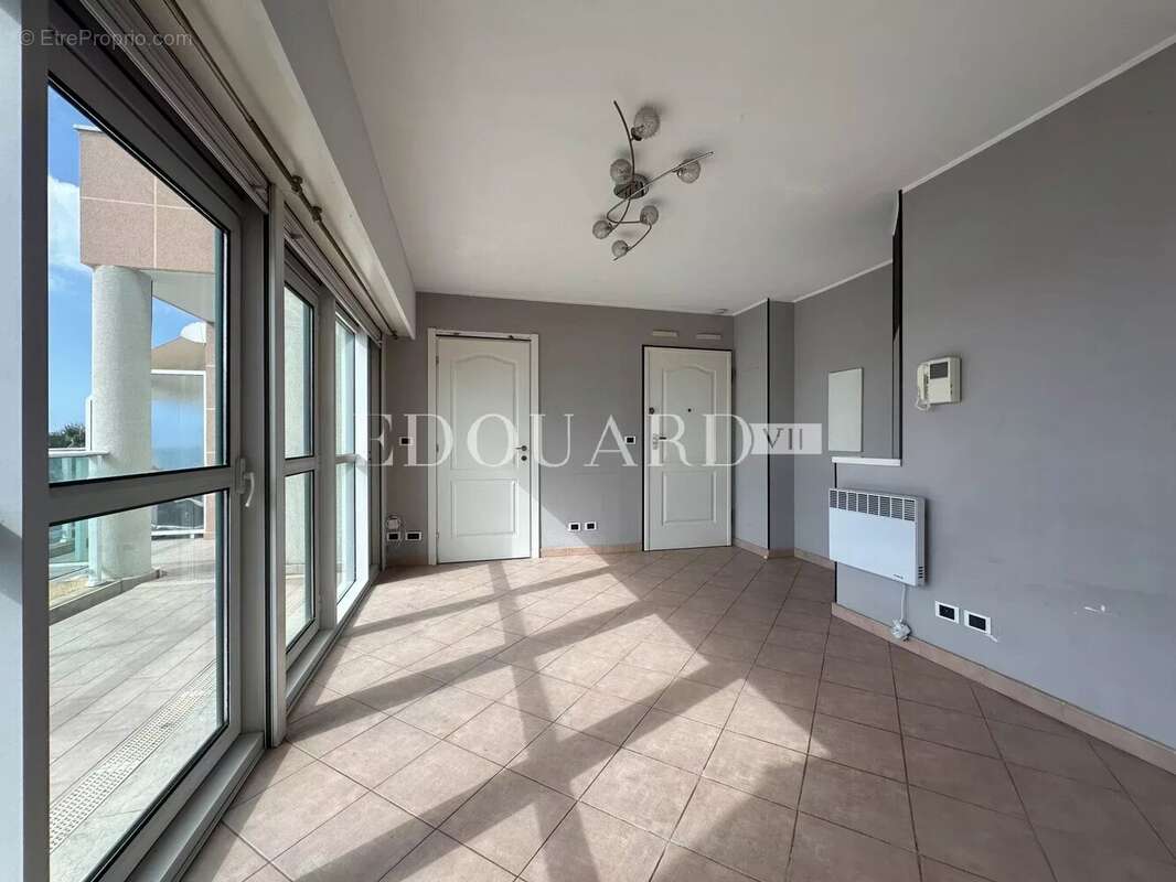 Appartement à ROQUEBRUNE-CAP-MARTIN